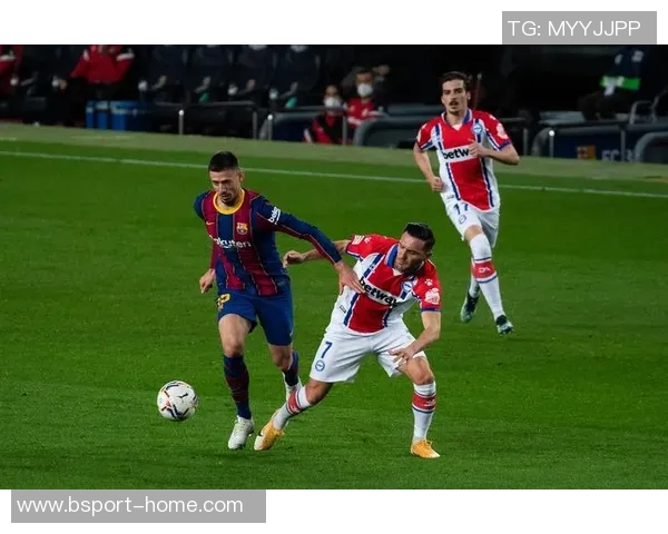 巴萨友谊赛大胜马竞六比二争议判罚引发全场热议