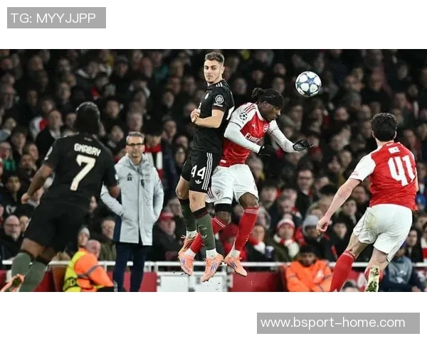 德甲激战阿森纳惊险逆转拜仁补时绝杀引发争议判罚全场沸腾