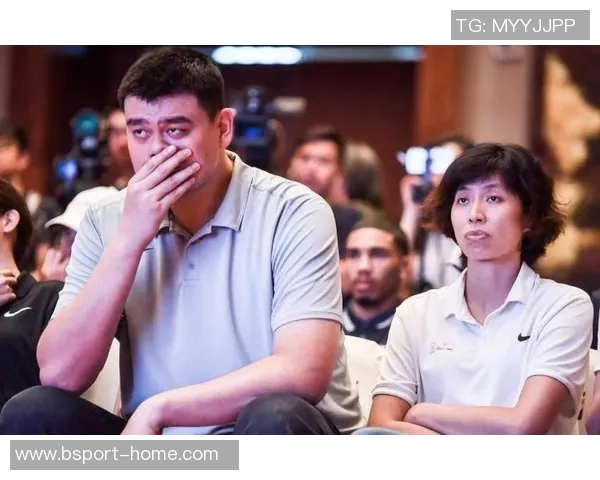 姚明与他的女人们：从篮球场到生活中的爱与支持