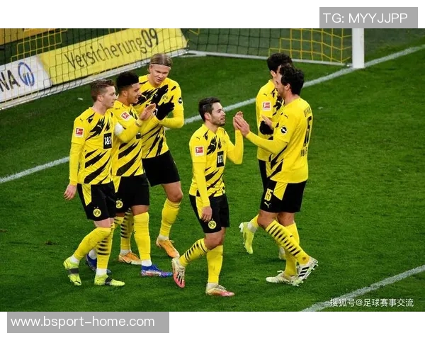 友谊赛曼城与多特蒙德战平红牌事件引发全场热议与争议