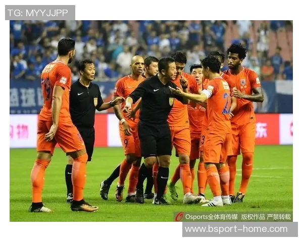 中超激战AC米兰凭帽子戏法小胜尤文图斯争议判罚引发热议 中超激战AC米兰凭帽子戏法小胜尤文图斯争议判罚引发热议