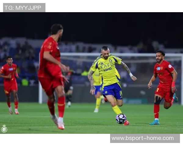 西甲大战曼城大胜波尔图神奇扑救引发争议判罚全场沸腾